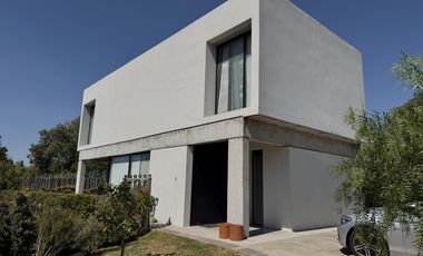 Venta Casa - Barrio Santa Emilia, Pilar del Este