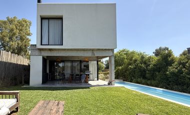 Venta Casa - Barrio Santa Emilia, Pilar del Este