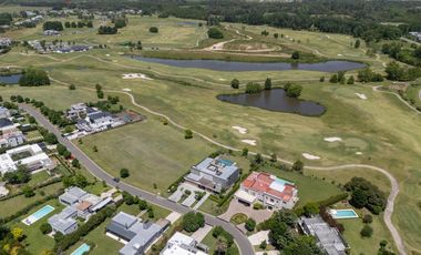 Venta Casa 5 Dormitorios con Vista al Golf y Lagunas en Pilará, La Berlina