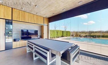 Venta Casa 5 Dormitorios con Vista al Golf y Lagunas en Pilará, La Berlina