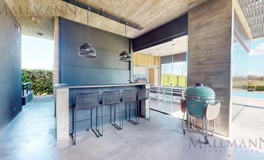 Venta Casa 5 Dormitorios con Vista al Golf y Lagunas en Pilará, La Berlina