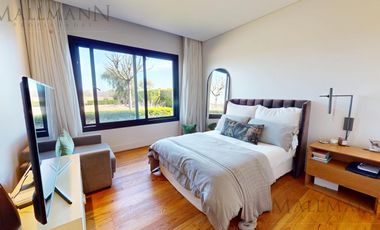 Venta Casa 5 Dormitorios con Vista al Golf y Lagunas en Pilará, La Berlina