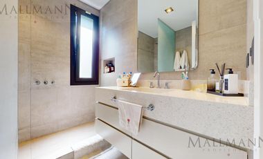 Venta Casa 5 Dormitorios con Vista al Golf y Lagunas en Pilará, La Berlina