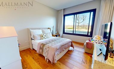 Venta Casa 5 Dormitorios con Vista al Golf y Lagunas en Pilará, La Berlina