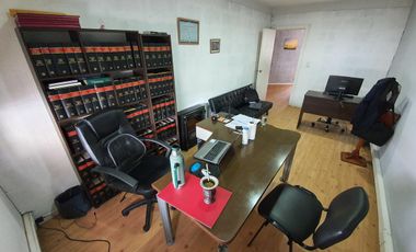 OPORTUNIDAD  OFICINA EN GALERIA OLIVER DE 4 AMBIENTES  EN LOMAS DE ZAMORA ACEPTA VEHICULOS EN PERMUTA