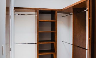 Casa con diseño diferente, bien equipada dentro de privada en Conkal