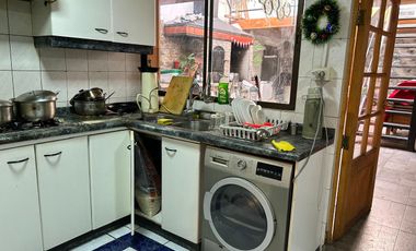 CASA EN VENTA CERCANA A ESTACION CENTRAL