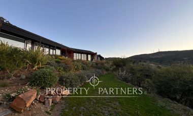 Espectacular casa de diseño con una hermosa vista Panoramica