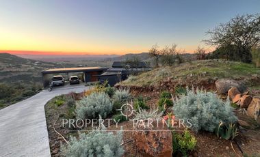 Espectacular casa de diseño con una hermosa vista Panoramica