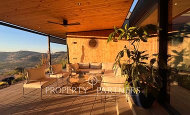 Espectacular casa de diseño con una hermosa vista Panoramica