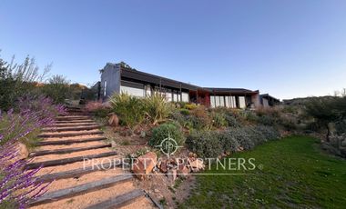 Espectacular casa de diseño con una hermosa vista Panoramica