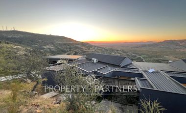 Espectacular casa de diseño con una hermosa vista Panoramica