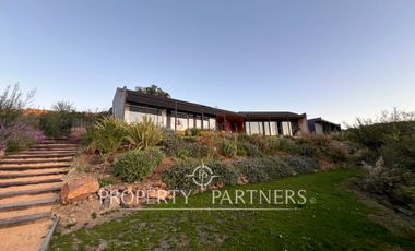 Espectacular casa de diseño con una hermosa vista Panoramica