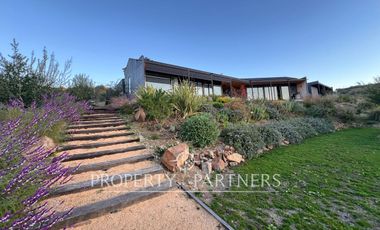 Espectacular casa de diseño con una hermosa vista Panoramica