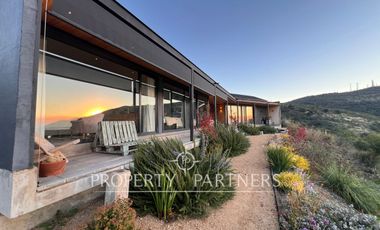 Espectacular casa de diseño con una hermosa vista Panoramica