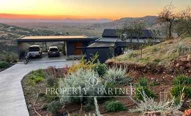 Espectacular casa de diseño con una hermosa vista Panoramica
