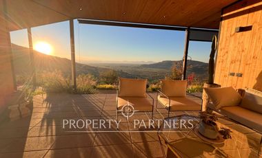 Espectacular casa de diseño con una hermosa vista Panoramica