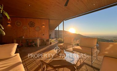 Espectacular casa de diseño con una hermosa vista Panoramica