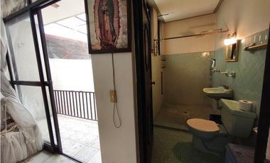 CASA GANTE 5 RECAMARAS 316 M2 EN VENTA ,COL.CENTRO SAHUAYO MICHOACAN