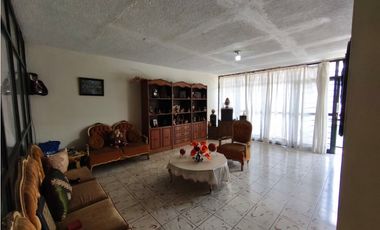 CASA GANTE 5 RECAMARAS 316 M2 EN VENTA ,COL.CENTRO SAHUAYO MICHOACAN