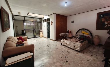 CASA GANTE 5 RECAMARAS 316 M2 EN VENTA ,COL.CENTRO SAHUAYO MICHOACAN