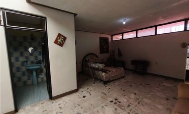 CASA GANTE 5 RECAMARAS 316 M2 EN VENTA ,COL.CENTRO SAHUAYO MICHOACAN