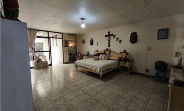CASA GANTE 5 RECAMARAS 316 M2 EN VENTA ,COL.CENTRO SAHUAYO MICHOACAN