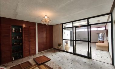 CASA GANTE 5 RECAMARAS 316 M2 EN VENTA ,COL.CENTRO SAHUAYO MICHOACAN