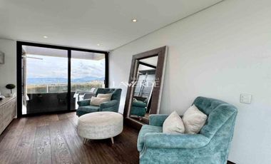 Casa de lujo en Yerbabuena con lote de 2.022 m² y terraza panorámica