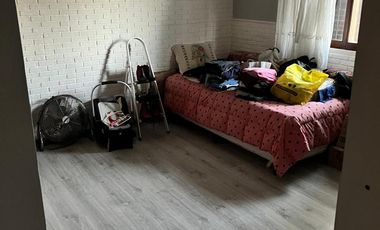 Casa de tres dormitorios, parque y pileta. 33 e/ 33 y 34