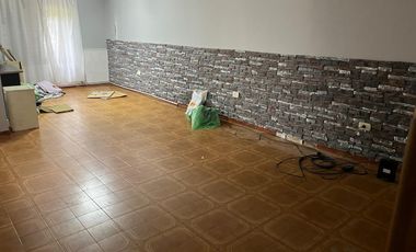 Casa de tres dormitorios, parque y pileta. 33 e/ 33 y 34