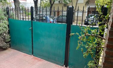 Casa de tres dormitorios, parque y pileta. 33 e/ 33 y 34