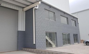Alquiler Deposito Ezeiza Parque 3000 mts U$S 13.000 x mes / contrato 12 meses.