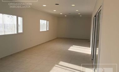 Galpón Nave Industrial en Centenario, de 2.311 m2 con oficinas, sobre lote de 7.560 m2