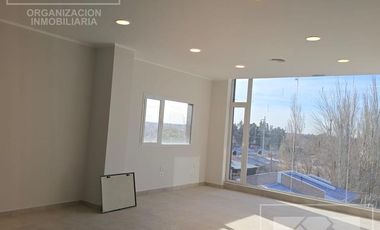 Galpón Nave Industrial en Centenario, de 2.311 m2 con oficinas, sobre lote de 7.560 m2