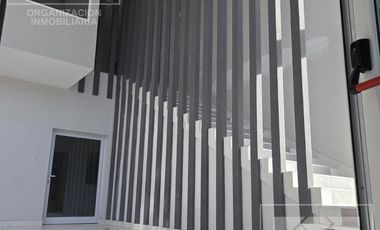 Galpón Nave Industrial en Centenario, de 2.311 m2 con oficinas, sobre lote de 7.560 m2