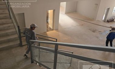 Galpón Nave Industrial en Centenario, de 2.311 m2 con oficinas, sobre lote de 7.560 m2