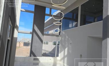 Galpón Nave Industrial en Centenario, de 2.311 m2 con oficinas, sobre lote de 7.560 m2
