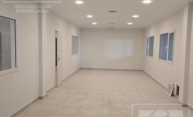 Galpón Nave Industrial en Centenario, de 2.311 m2 con oficinas, sobre lote de 7.560 m2