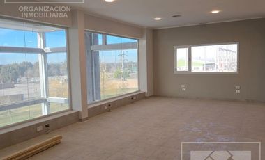 Galpón Nave Industrial en Centenario, de 2.311 m2 con oficinas, sobre lote de 7.560 m2