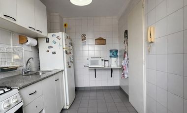 Venta departamento San Miguel cochera parilla 4 ambientes balcón bajas expensas Apto Profesional