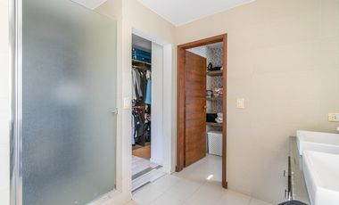 Venta Casa Haras del Pilar La Pradera 6 amb, 4 dor, 3 baños, toilette, 2 cocheras, pileta. Excelente