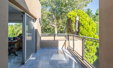 Venta Casa Haras del Pilar La Pradera 6 amb, 4 dor, 3 baños, toilette, 2 cocheras, pileta. Excelente
