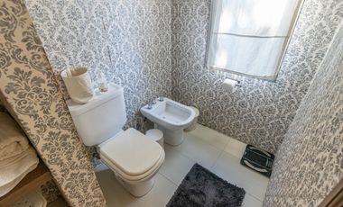 Venta Casa Haras del Pilar La Pradera 6 amb, 4 dor, 3 baños, toilette, 2 cocheras, pileta. Excelente