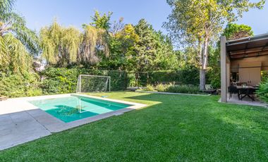 Venta Casa Haras del Pilar La Pradera 6 amb, 4 dor, 3 baños, toilette, 2 cocheras, pileta. Excelente