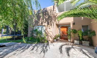 Venta Casa Haras del Pilar La Pradera 6 amb, 4 dor, 3 baños, toilette, 2 cocheras, pileta. Excelente