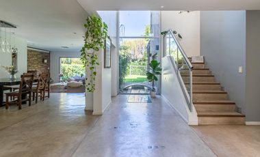 Venta Casa Haras del Pilar La Pradera 6 amb, 4 dor, 3 baños, toilette, 2 cocheras, pileta. Excelente