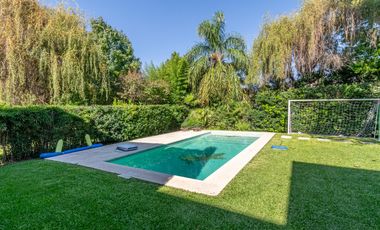 Venta Casa Haras del Pilar La Pradera 6 amb, 4 dor, 3 baños, toilette, 2 cocheras, pileta. Excelente