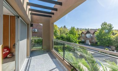 Venta Casa Haras del Pilar La Pradera 6 amb, 4 dor, 3 baños, toilette, 2 cocheras, pileta. Excelente