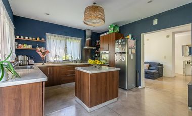 Venta Casa Haras del Pilar La Pradera 6 amb, 4 dor, 3 baños, toilette, 2 cocheras, pileta. Excelente